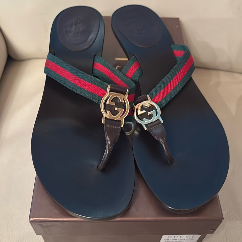 Gucci short heel sandals size 8